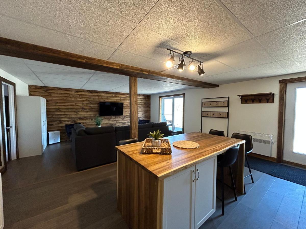 Appartement Vebron 2 à LʼAnse-Saint-Jean Extérieur photo
